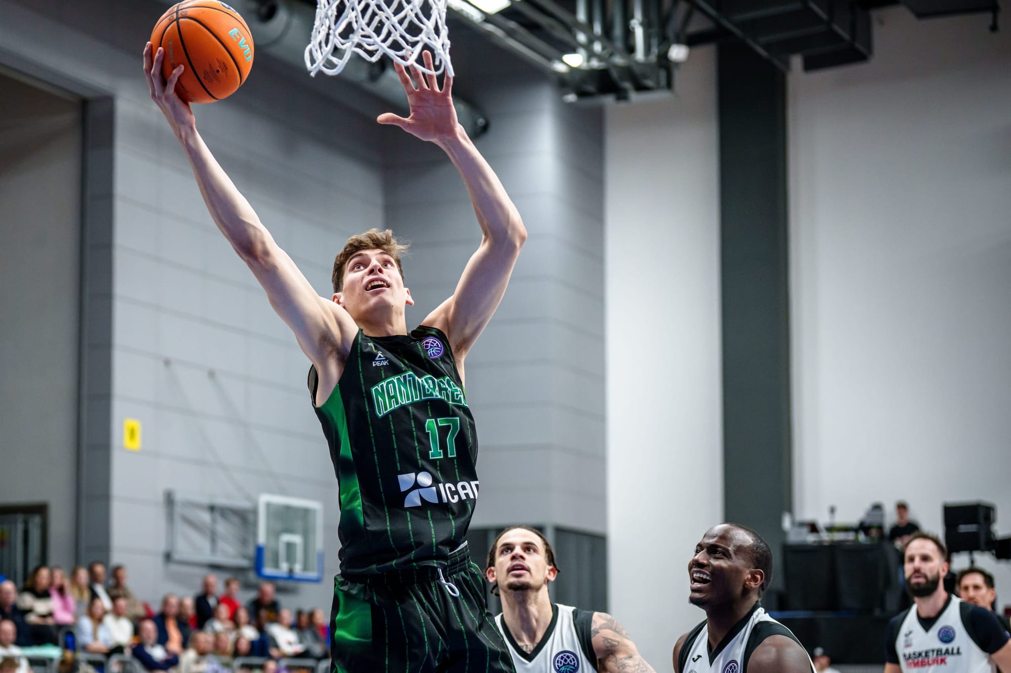 Pauline Astier Signs with the New York Liberty
